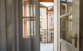 Hotel U Zlateho Jelena